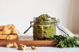 recette-pesto-vegan-fanes-de-carottes